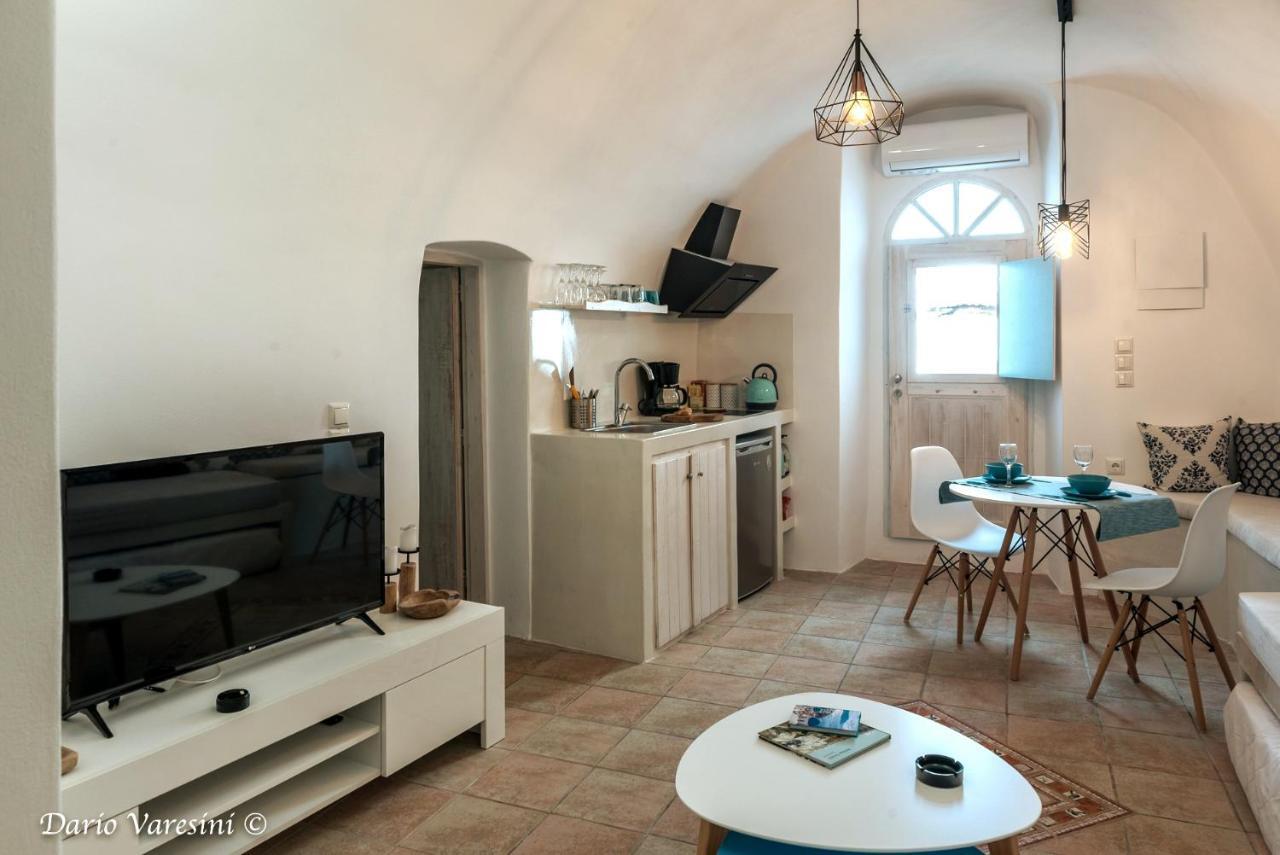 Santorinian Lava House Villa Pýrgos Buitenkant foto