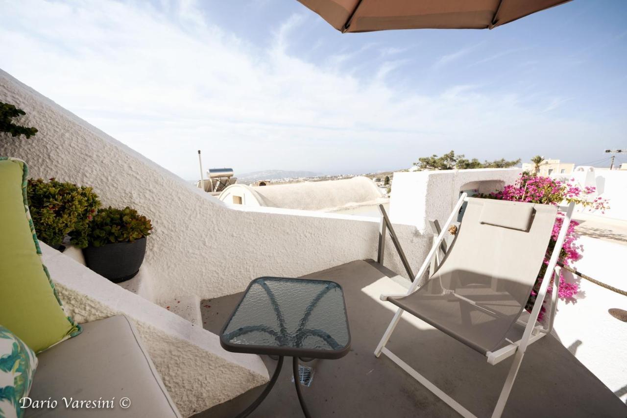 Santorinian Lava House Villa Pýrgos Buitenkant foto
